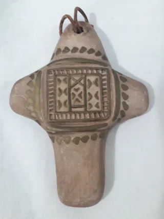 2 Cruces:Griega y otra :cristiana