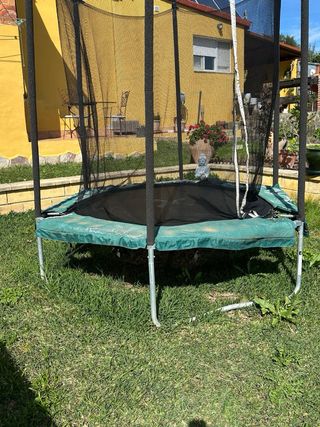 Cama elástica infantil usada