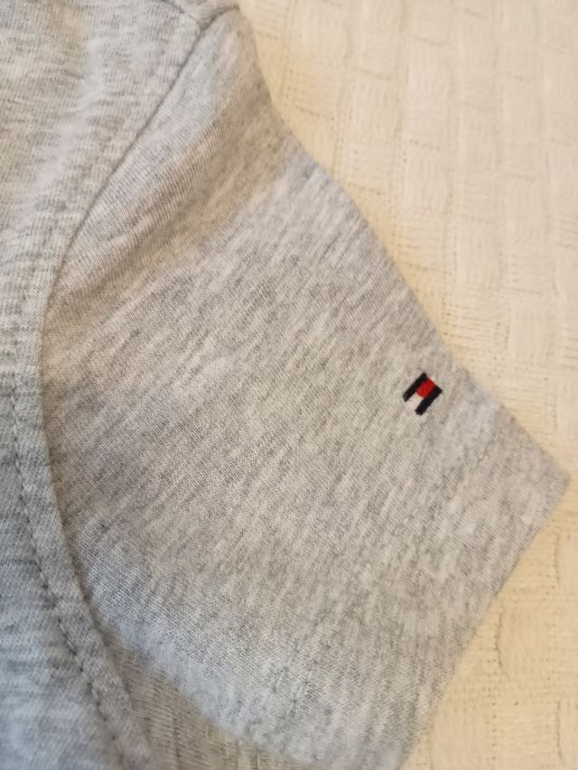 Tommy Hilfiguer Niño Talla 3 años. Lote de 2 