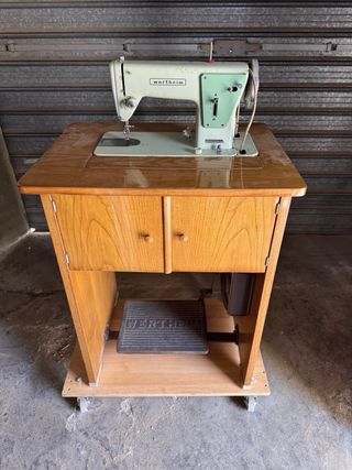 Maquina de coser Werthein vintage