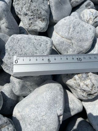 Piedra mármol Canto rodado 60/90mm GRIS NEVADO20kg