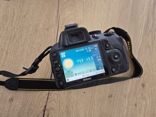 Camara reflex Nikon D3100