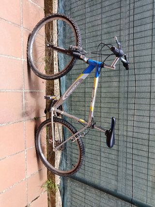Bicicleta de montaña ,26 pulgadas.