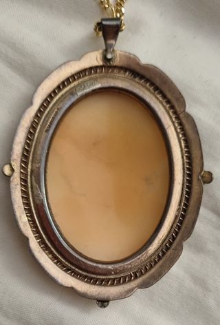 Antiguo colgante camafeo