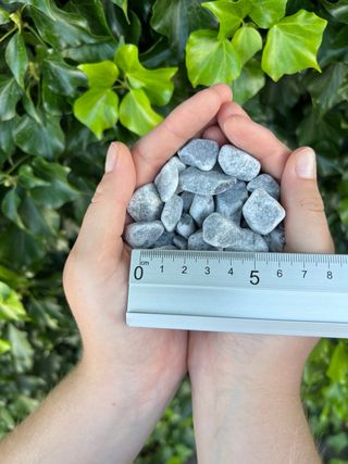 Piedra mármol Canto rodado 12/24mm GRIS 20 kg