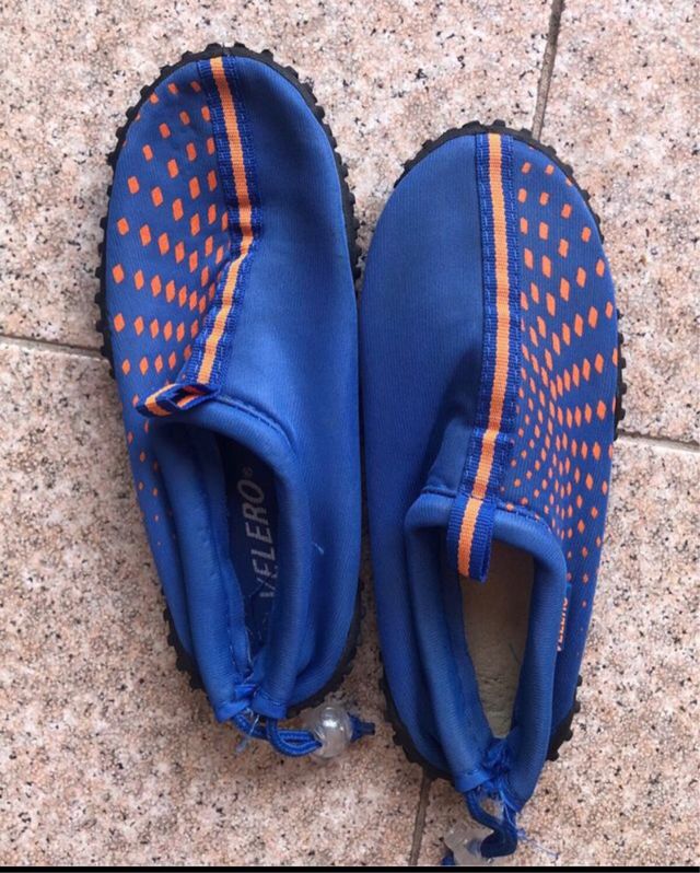 Zapatos niño verano - 10 pares el lote 4 €