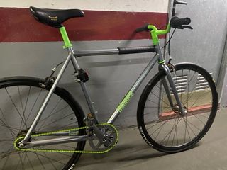 Bicicleta fixie Mongoose Maurice
