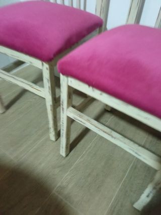 2 sillas vintage beige y rosa