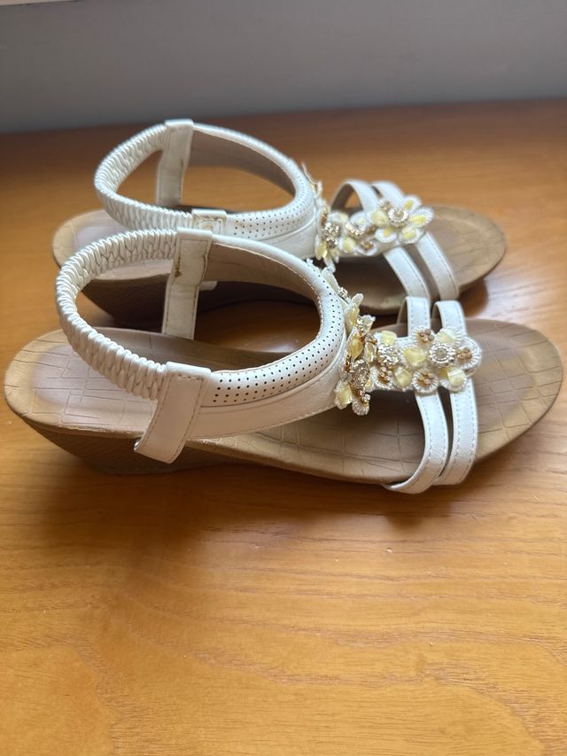 Sandalias cuña blancas mujer