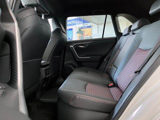 Suzuki Across 2.5 PHEV 4WD