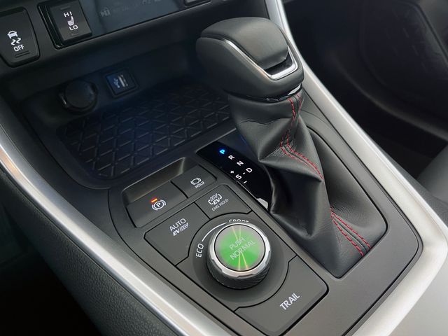 Suzuki Across 2.5 PHEV 4WD