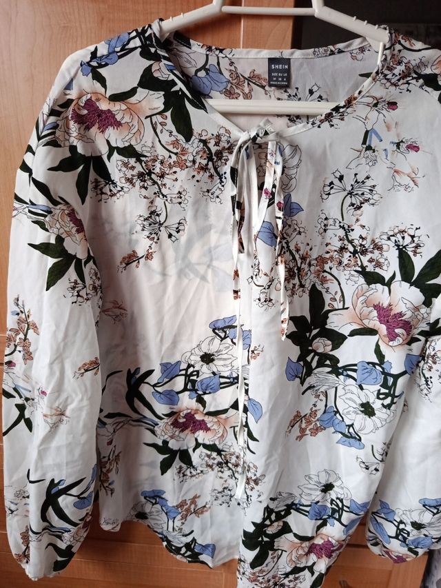 Blusa SHEIN floral blanca - talla 5