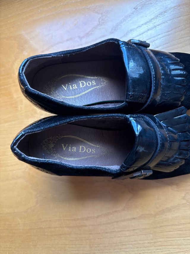 Zapatos Via D tacón negro