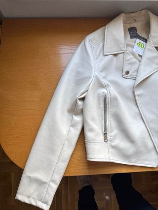 Cazadora Primark beige talla 40