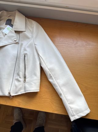 Cazadora Primark beige talla 40