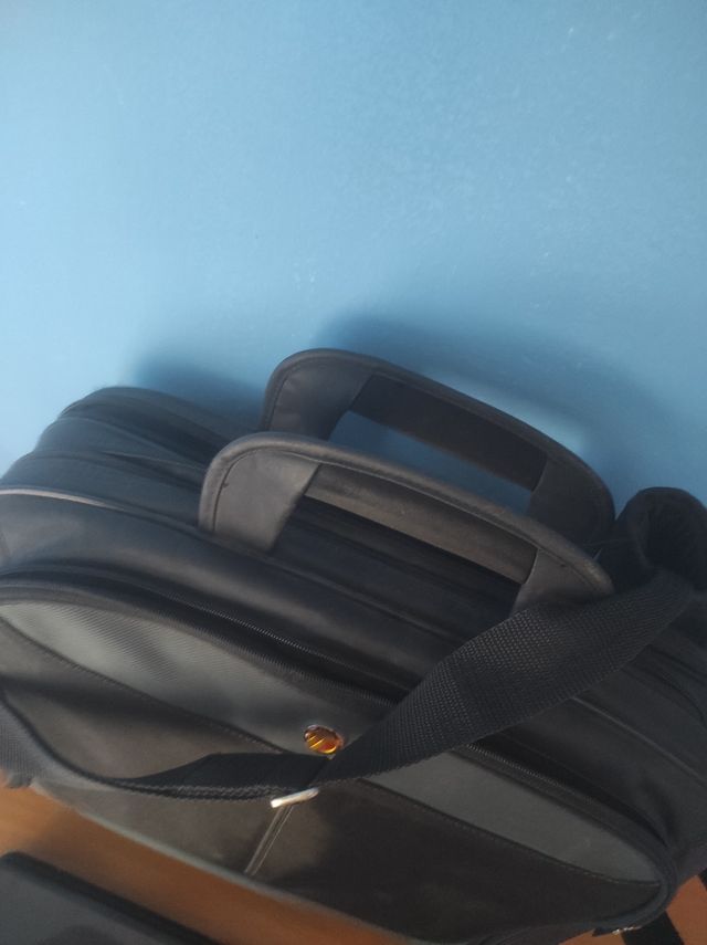 Portátil Acer Aspire E1-571G