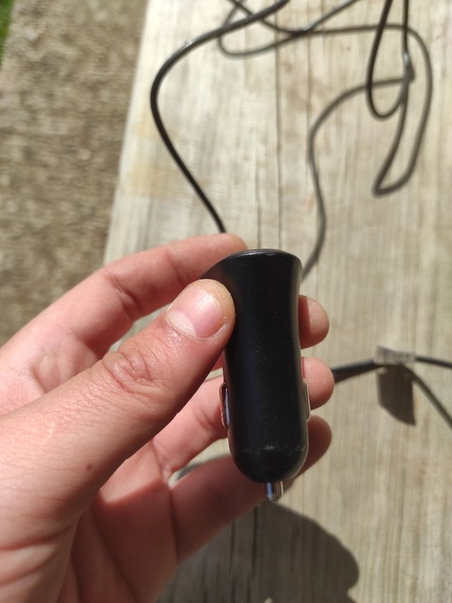 Cargador móvil para coche carga rápida con cable