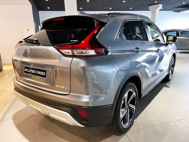Mitsubishi Eclipse Cross PHEV Kaiteki 4WD