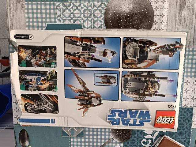 Caja Lego Star Wars 7752 - Solar Sailer