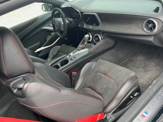 Chervolet  Camaro ZL1