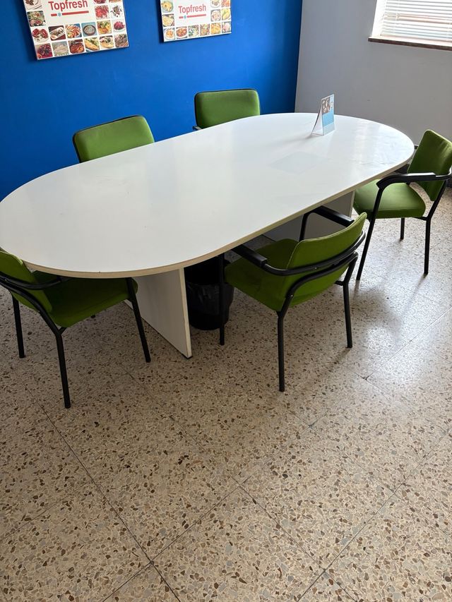 Mesa de negócios: mesa apenas 99€, com cadeiras 149€