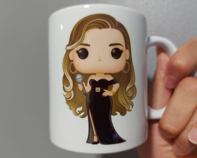 ✅ Tazza Adele con la sua firma e il tuo nome - Gira 2024