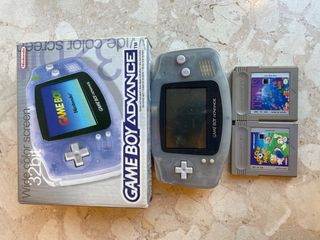 Game Boy Advance con juegos y caja