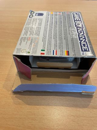 Game Boy Advance con juegos y caja