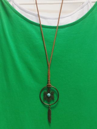 Camiseta manga larga verde,marca Bershka,talla M.
