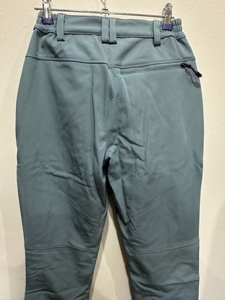 Pantalón montaña gris