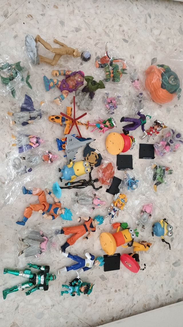 40 Action Figure: Saint Seiya, Dragon Ball