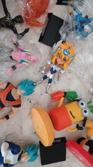 40 Action Figure: Saint Seiya, Dragon Ball