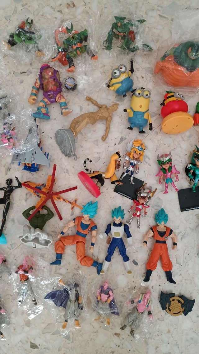 40 Action Figure: Saint Seiya, Dragon Ball