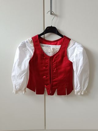 Justillo corpiño rojo y blusa