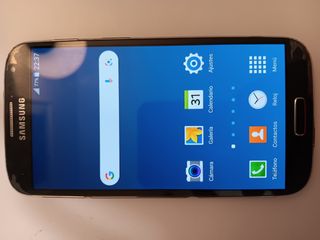 Samsung Galaxy S4 + cargador