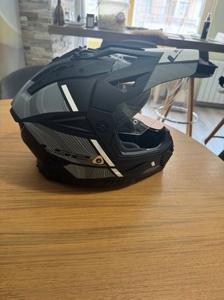 Casco LS2 Pioneer 2.