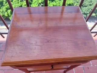 Mesita noche antigua de madera | Joyero.