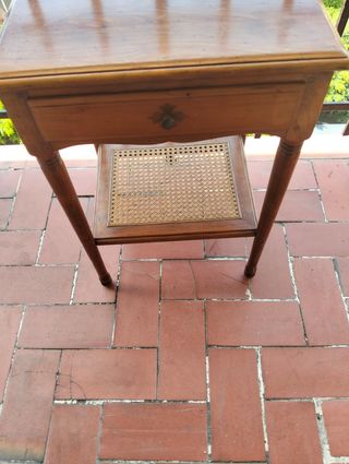 Mesita noche antigua de madera | Joyero.