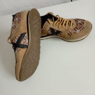 Zapatillas Munich N40 marrón