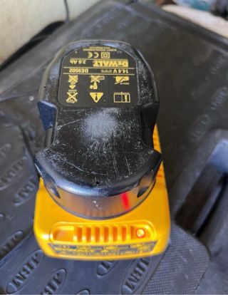 Taladro percutor DeWALT + accesorios