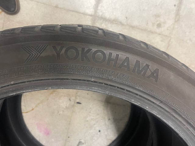 Neumáticos YOKOHAMA BluEarth V905 275/40/21