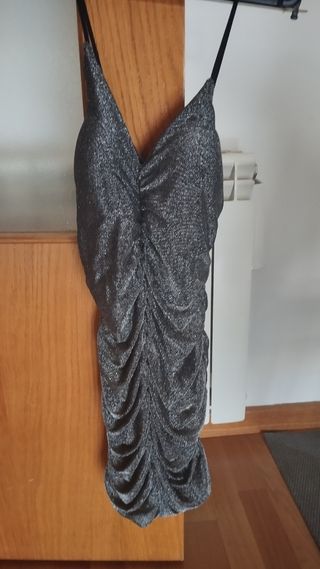 Vestido de fiesta corto.