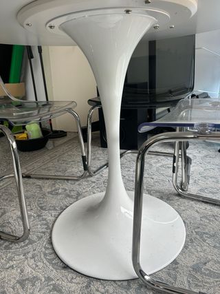 Mesa Tulip + 4 sillas transparentes