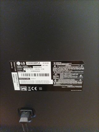 TV LG 43" pantalla rota