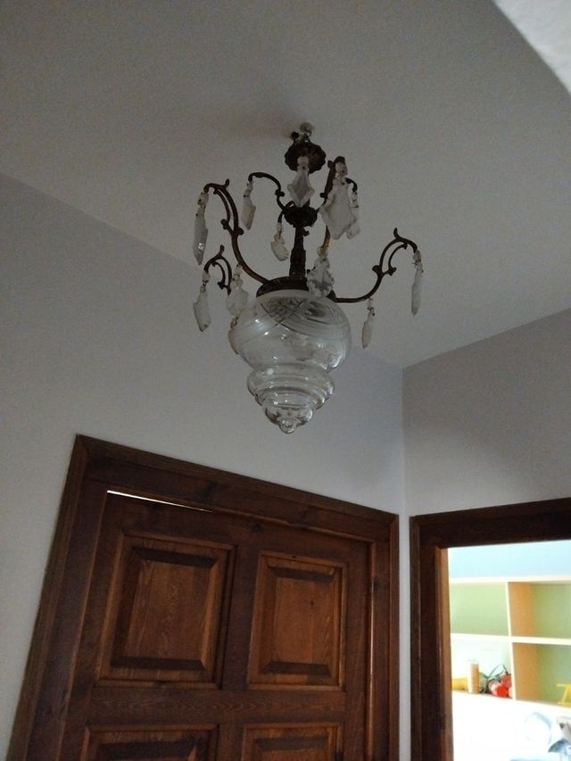 Lampara antigua de cristal y metal