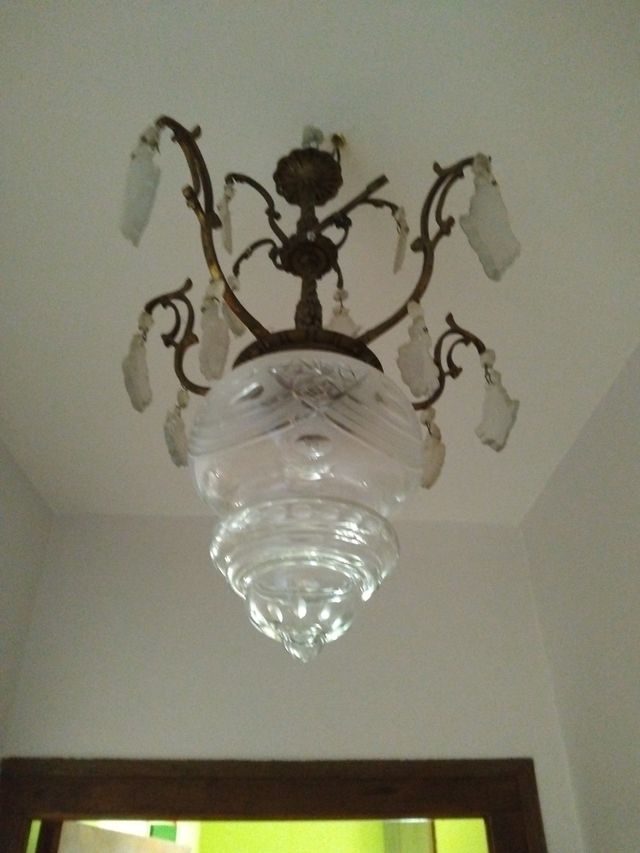 Lampara antigua de cristal y metal