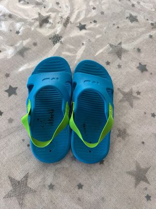 Sandalias Decathlon niña/niño 25 rosa-28 azul