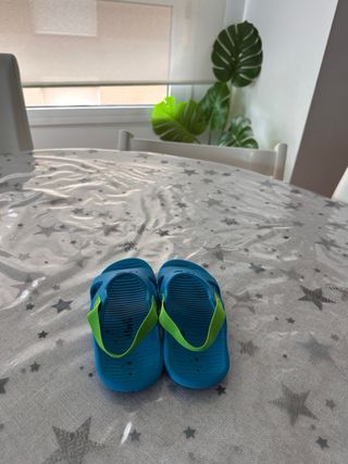 Sandalias Decathlon niña/niño 25 rosa-28 azul