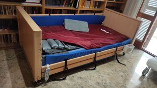 Cama articulada y Colchón antiescaras URGE !!!