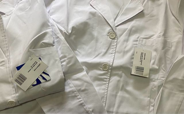 Lote de 2 Batas largas blancas